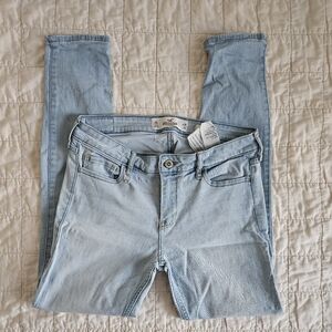 Hollister Skinny Jeans (0126)